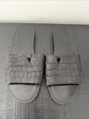 Men's Slides / Sandals